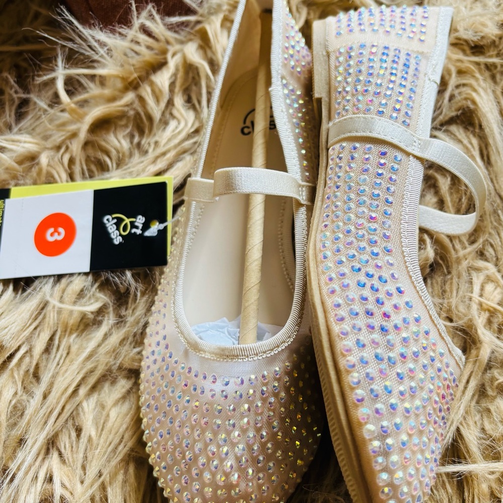 Girls Silver Sequin’s NWT Shoes by Art Class Size 3 - Picture 2 of 4